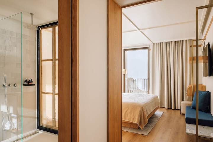 Room 45 of 61