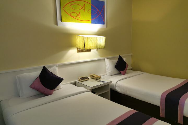 Room 19 of 60