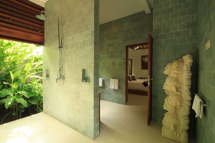 Room 14 of 28