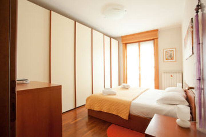 Room 8 of 26