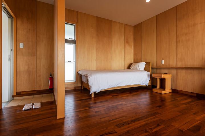 Room 13 of 56