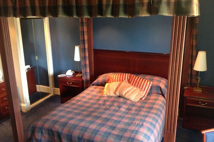 Room 7 of 116