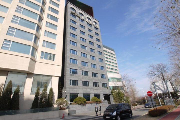 BLUE PEARL HOTEL