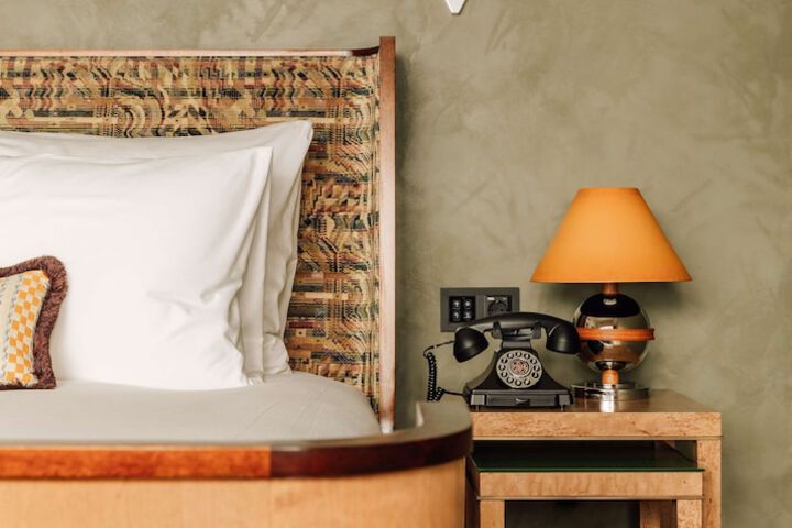 Room 47 of 146