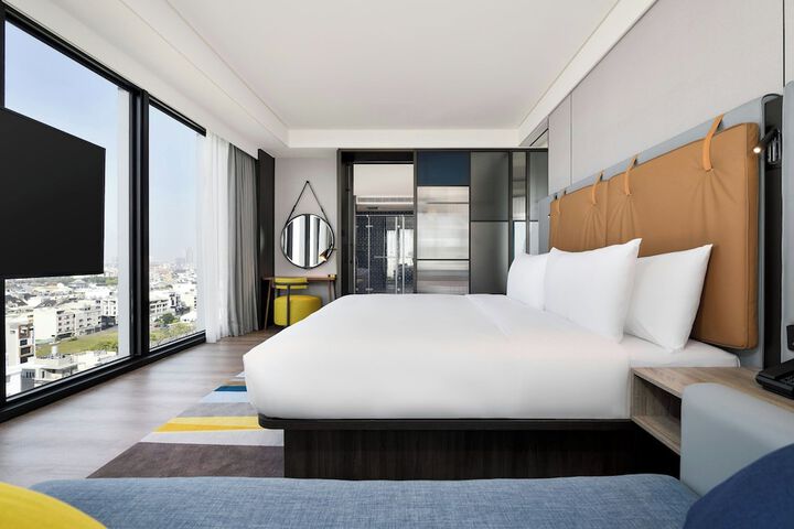 Room 9 of 46