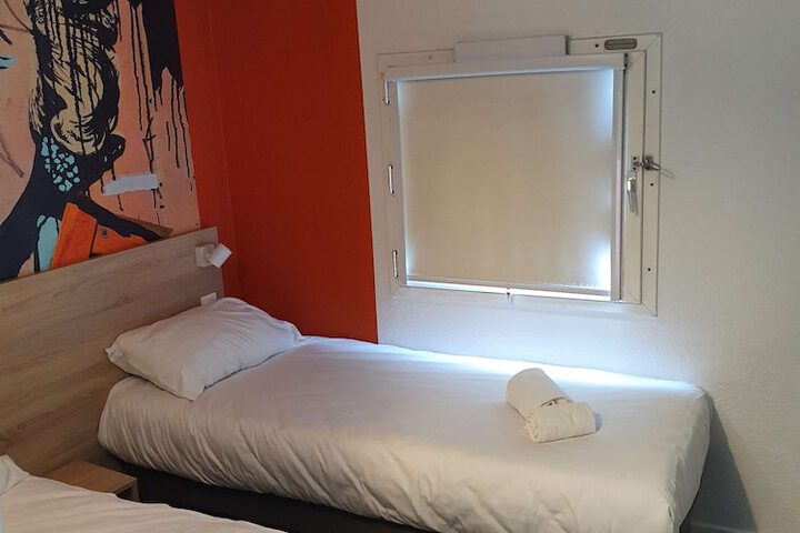 Room 15 of 63
