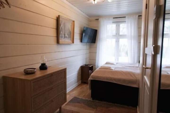 Room 8 of 38