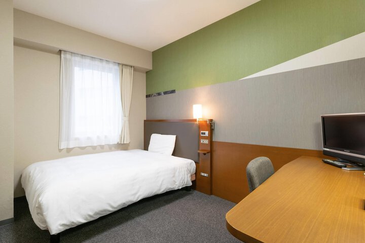 Room 12 of 40