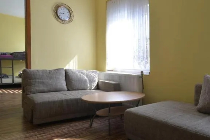 Room 5 of 7