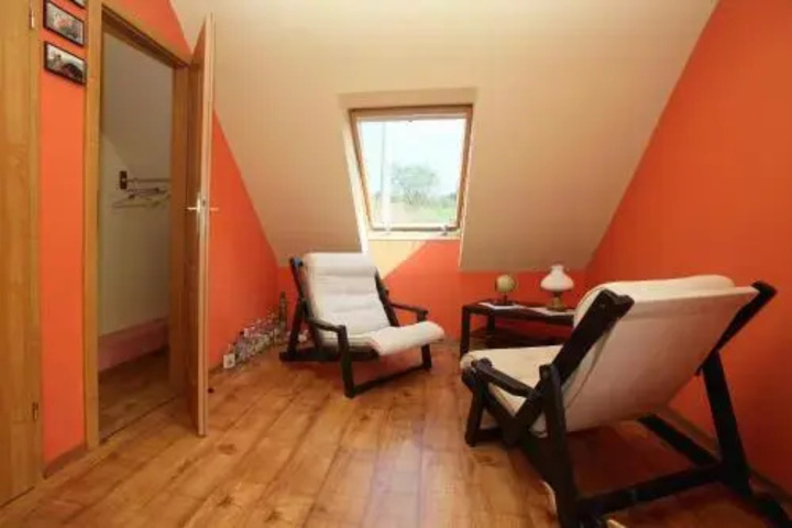 Room 3 of 11