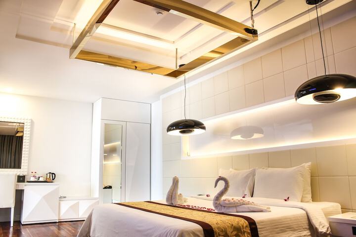 Room 28 of 46
