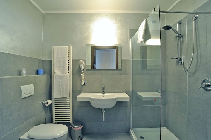 Room 15 of 23