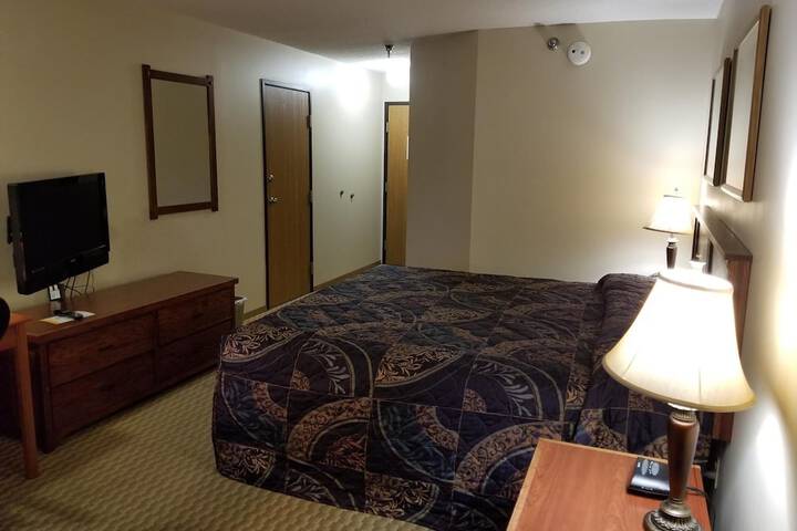 Room 15 of 33
