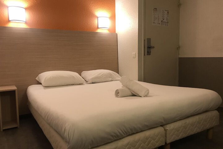 Room 9 of 64