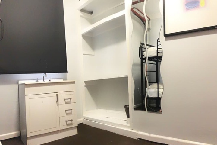 Room 16 of 35