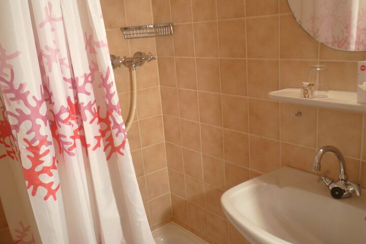 Room 4 of 55