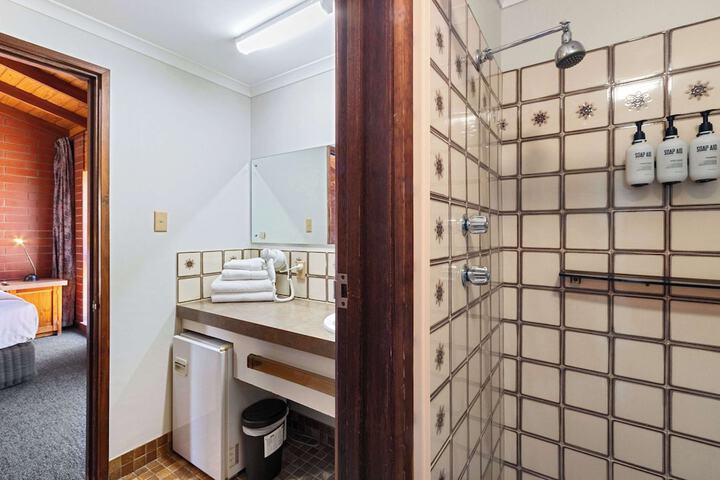 Room 15 of 27
