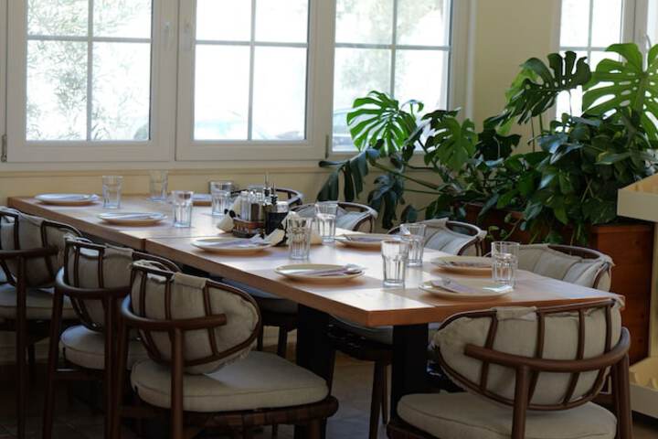 Dining 40 of 79