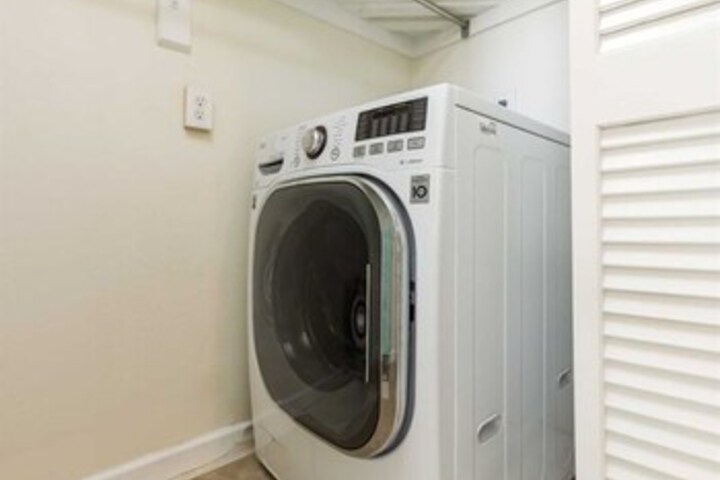Laundry 22 of 39
