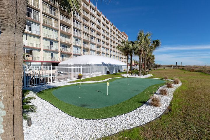 Mini-golf