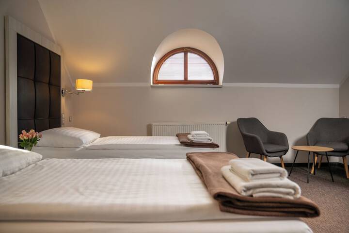 Room 46 of 82