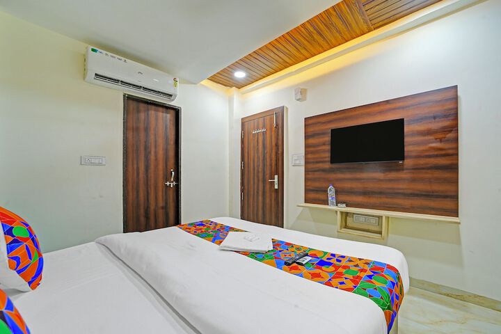 Room 16 of 26