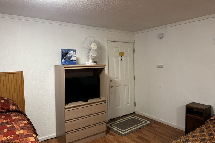 Room 69 of 168