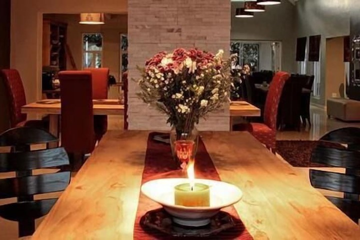 Dining 20 of 49