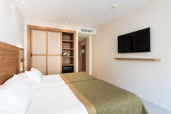 Room 21 of 89
