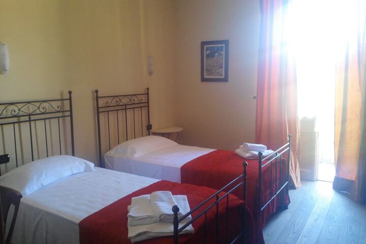 Room 22 of 95