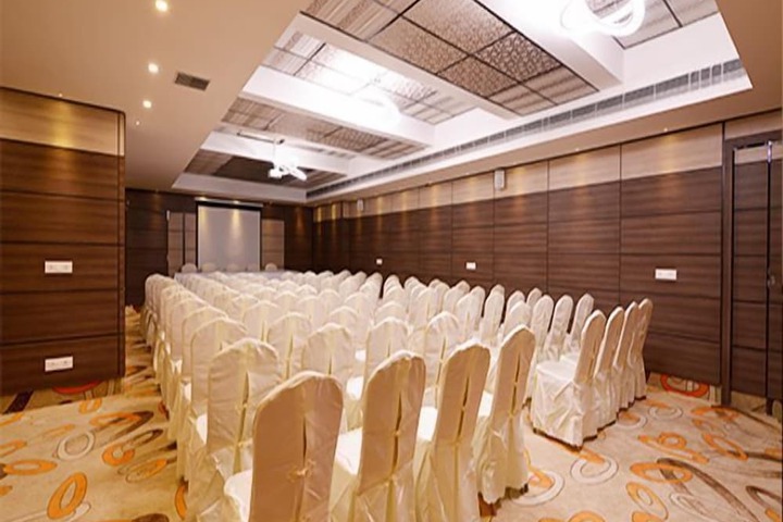 Ballroom/Hall 33 of 40