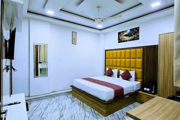 Room 36 of 60