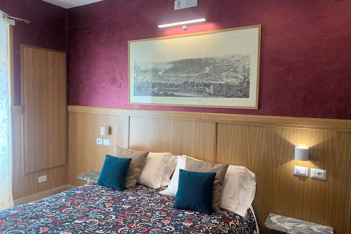 Room 7 of 14