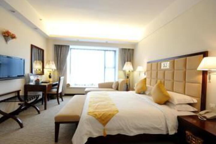 Room 32 of 73
