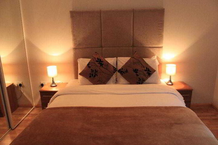 Room 5 of 10