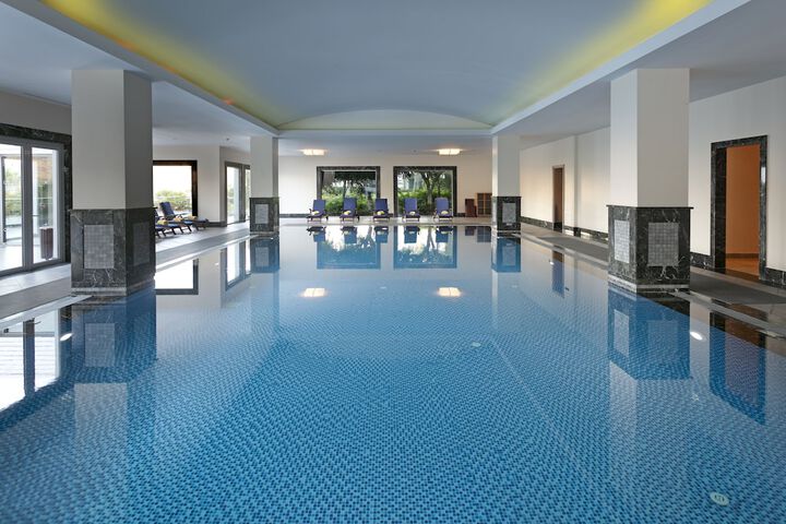 Pool 72 of 164