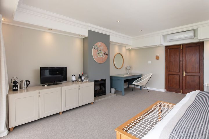 Room 9 of 48
