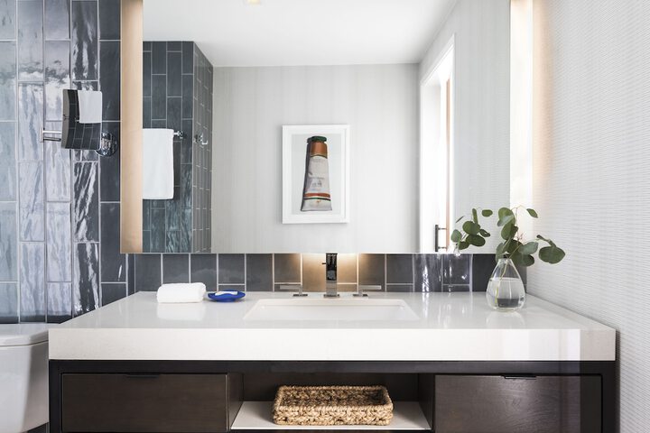 Bathroom sink