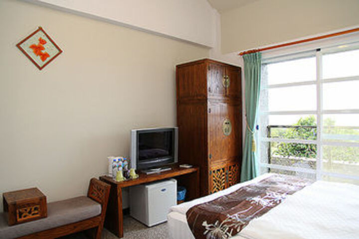 Room 28 of 33