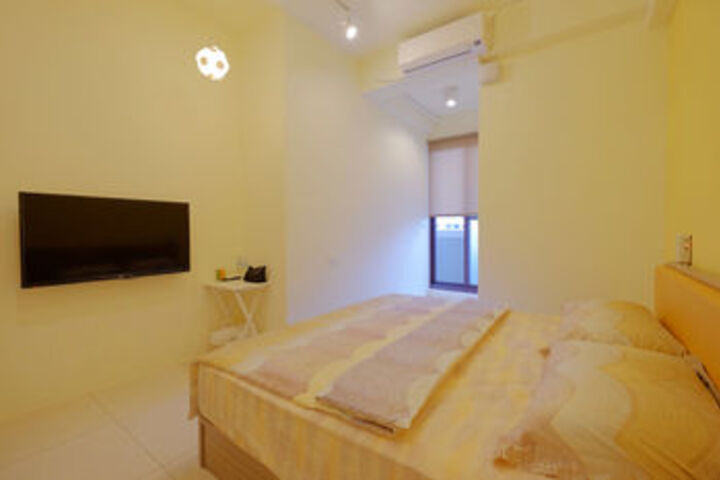 Room 10 of 22