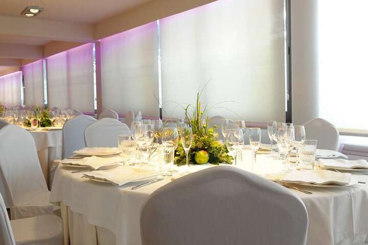 Ballroom/Hall 29 of 44