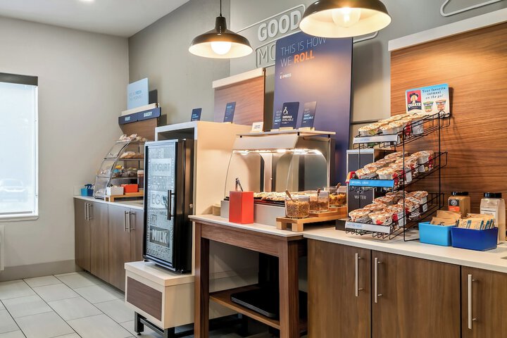 Breakfast/Coffee Service 52 of 60