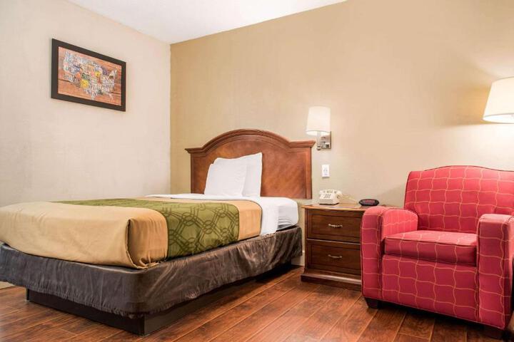 1 Double Bed Accessible Room (10 of 18)