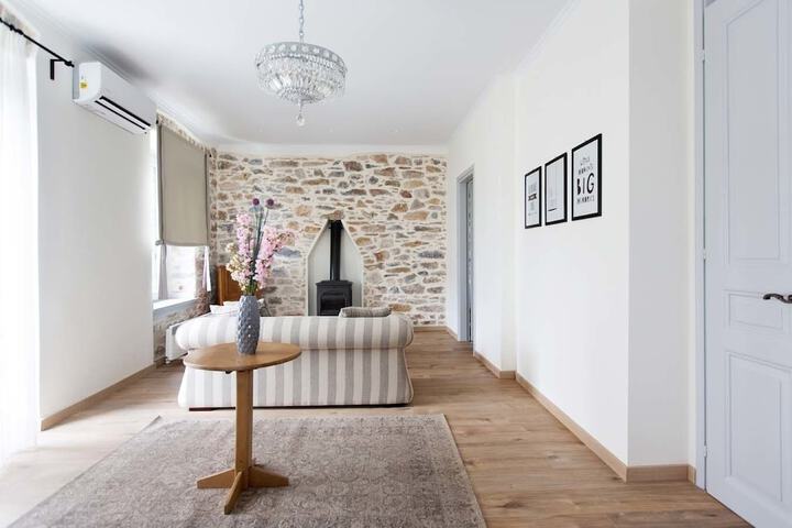 Room 5 of 183