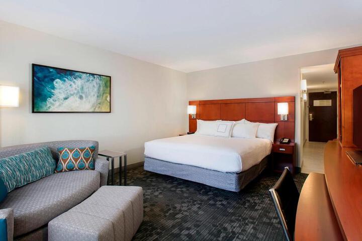1 King Bed (9 of 9)