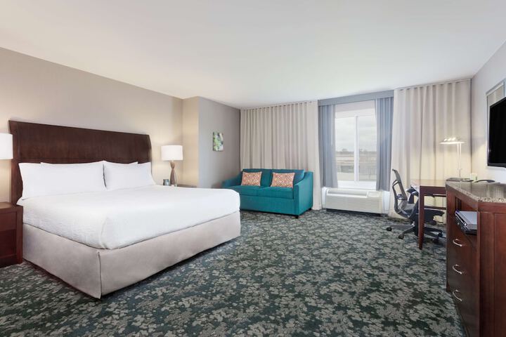 1 King Bed (12 of 17)