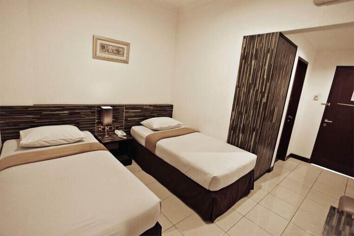 Room 21 of 48