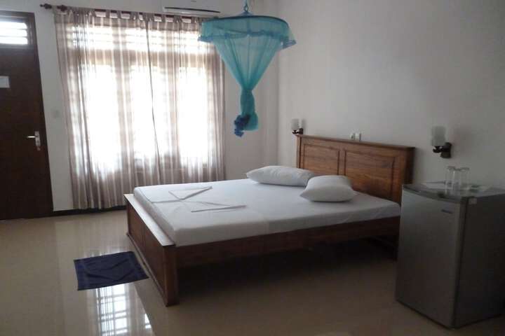 Room 9 of 68
