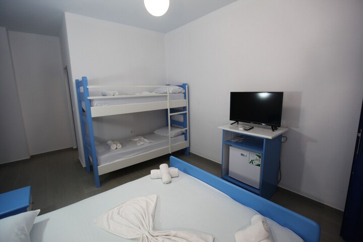 Room 34 of 109