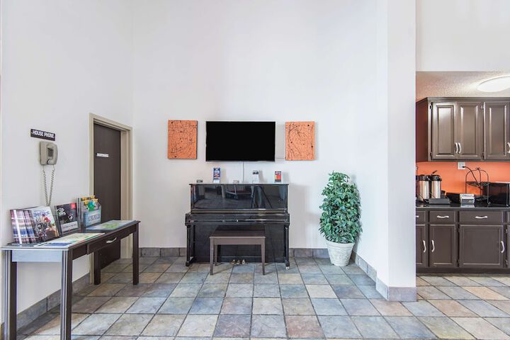 Guest Lobby